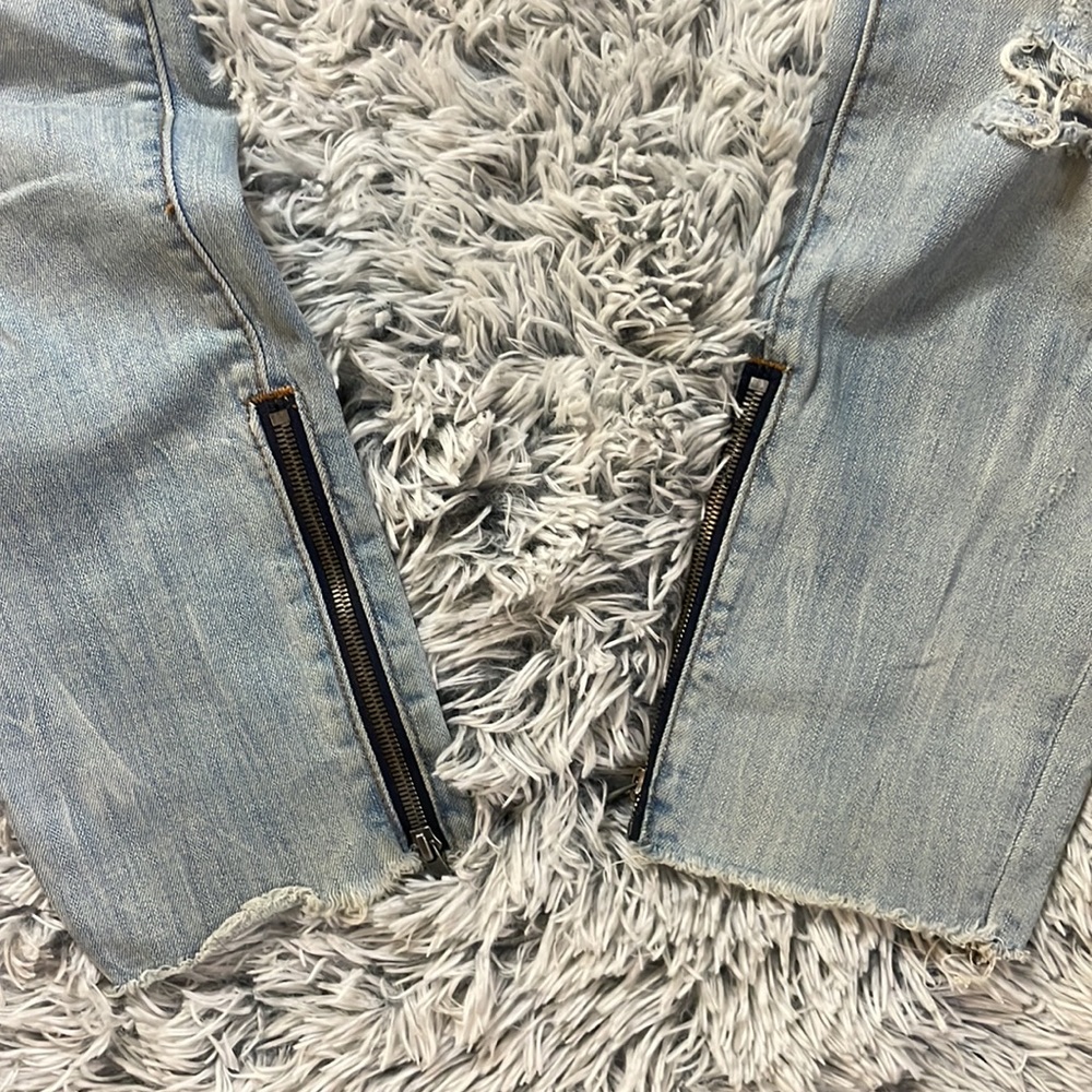 Gently worn Light Wash Distressed True Religion Finn Slim Tapered Jeans size 32 - Picture 6 of 12